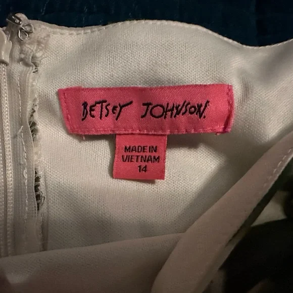 Betsy Johnson off the shoulder dress - Picture 4 of 7